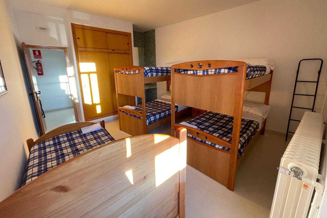 QUINTUPLE ROOM - WITH SHARED BATHROOM 1